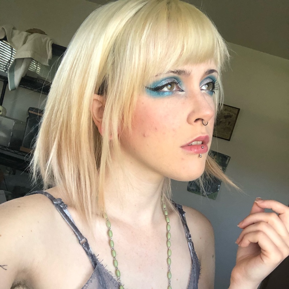 Meet your Posher, Rhiannon